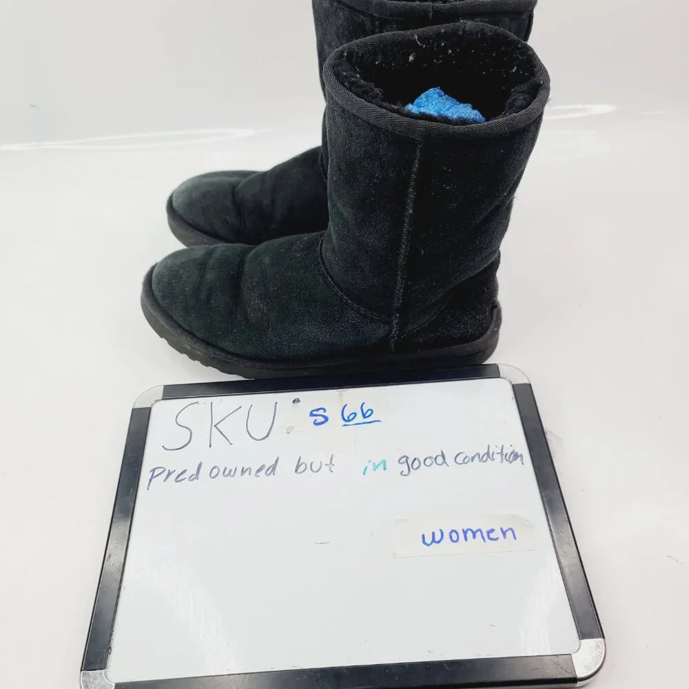 UGG Women's Black Classic Short Sheepskin Mid-Calf Winter Boots Size US 7 - Picture 7 of 7